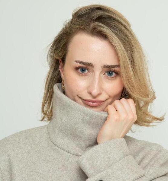 Selina – Models & Fashion-Models Sedcard bei JustInCast