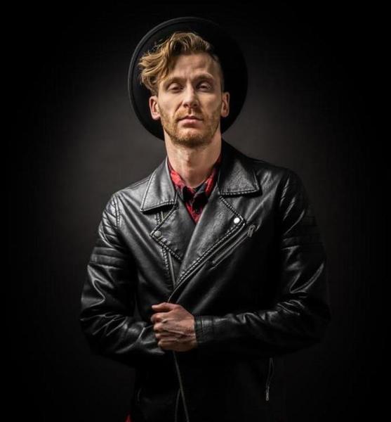 Pawel – Tänzer für Events & Shows Sedcard bei JustInCast