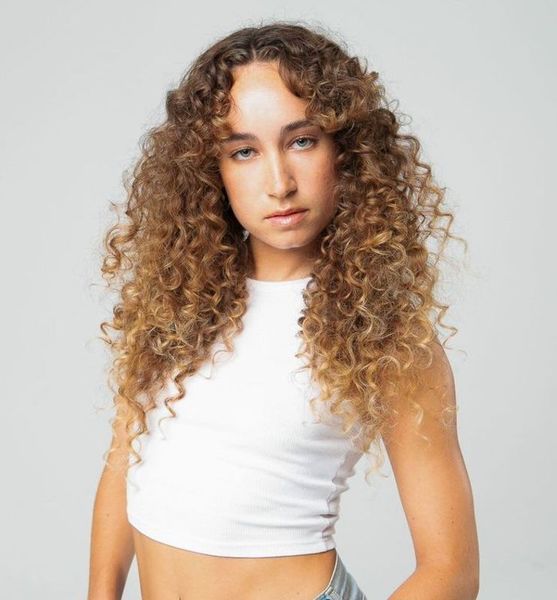Romy E. – Tanz Sedcard-Foto 2 bei JustInCast