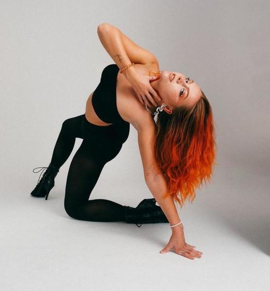 Daria Elena K. – Tanz Sedcard-Foto 6 bei JustInCast