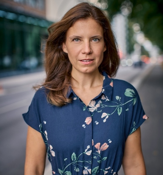 Johanna L. – Schauspiel Sedcard-Foto 5 bei JustInCast