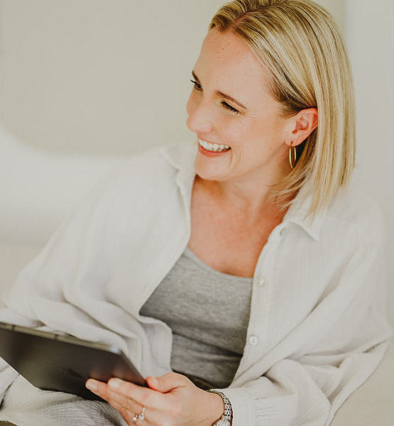 Linda S. – Moderation Sedcard-Foto 4 bei JustInCast