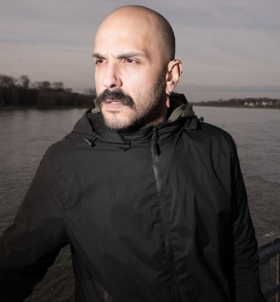 Mohamad S. – Real People Sedcard-Foto 7 bei JustInCast