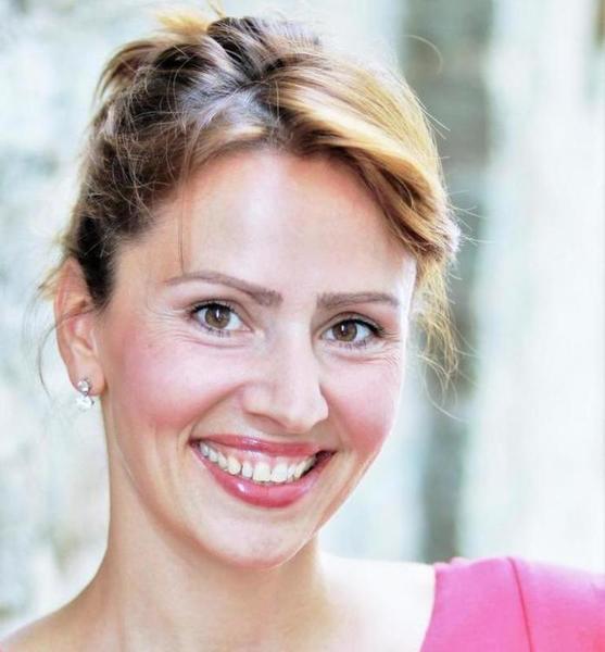 Tina – Schauspieler & Darsteller Sedcard bei JustInCast