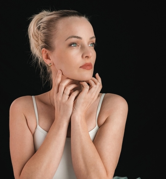 Jenny K. – Moderation Sedcard-Foto 2 bei JustInCast